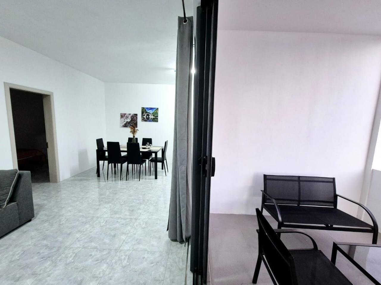 Skyview Apartment- Rooftop Penthouse With Sunset & Sea Views Flic en Flac Екстер'єр фото
