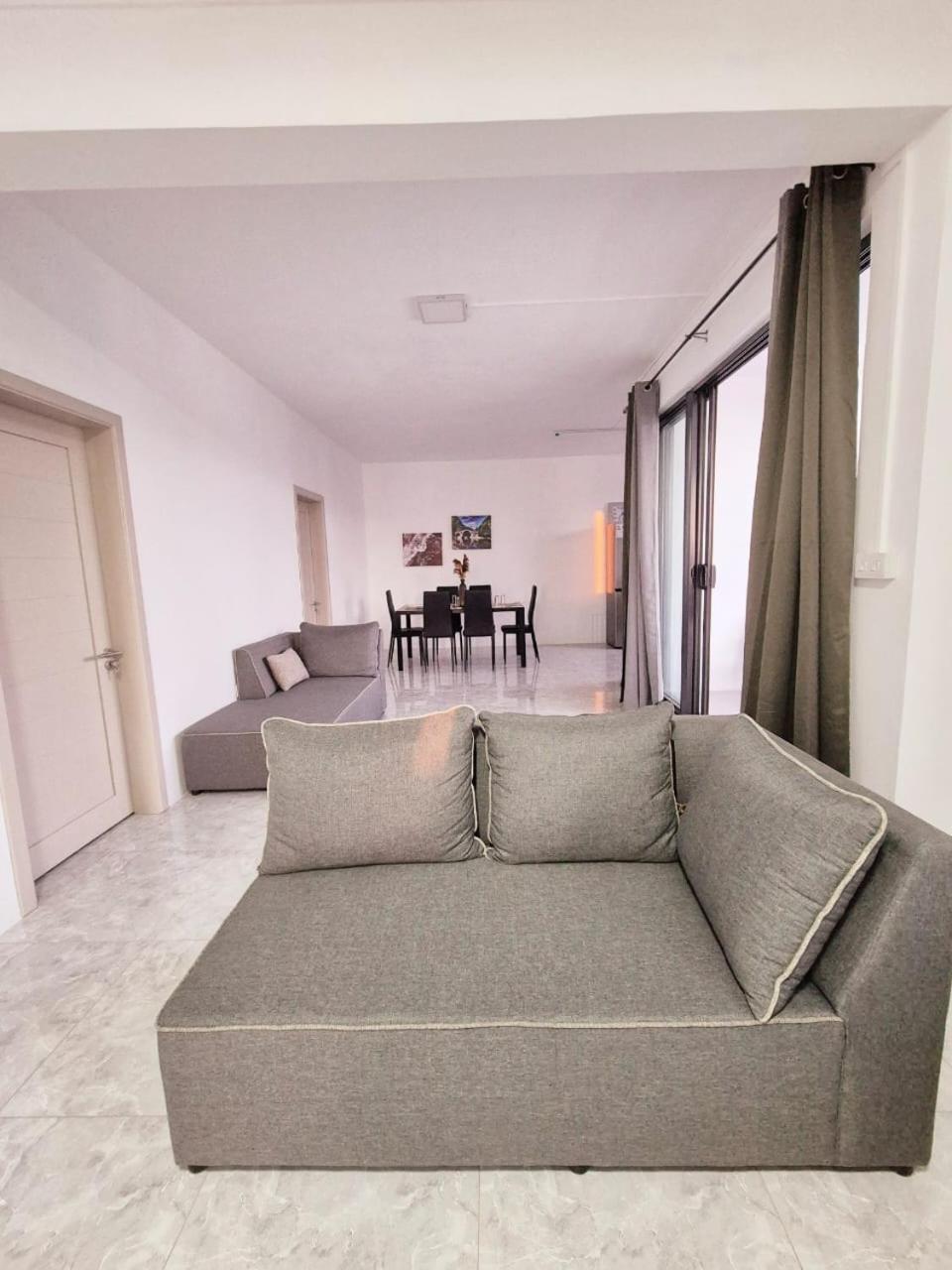 Skyview Apartment- Rooftop Penthouse With Sunset & Sea Views Flic en Flac Екстер'єр фото