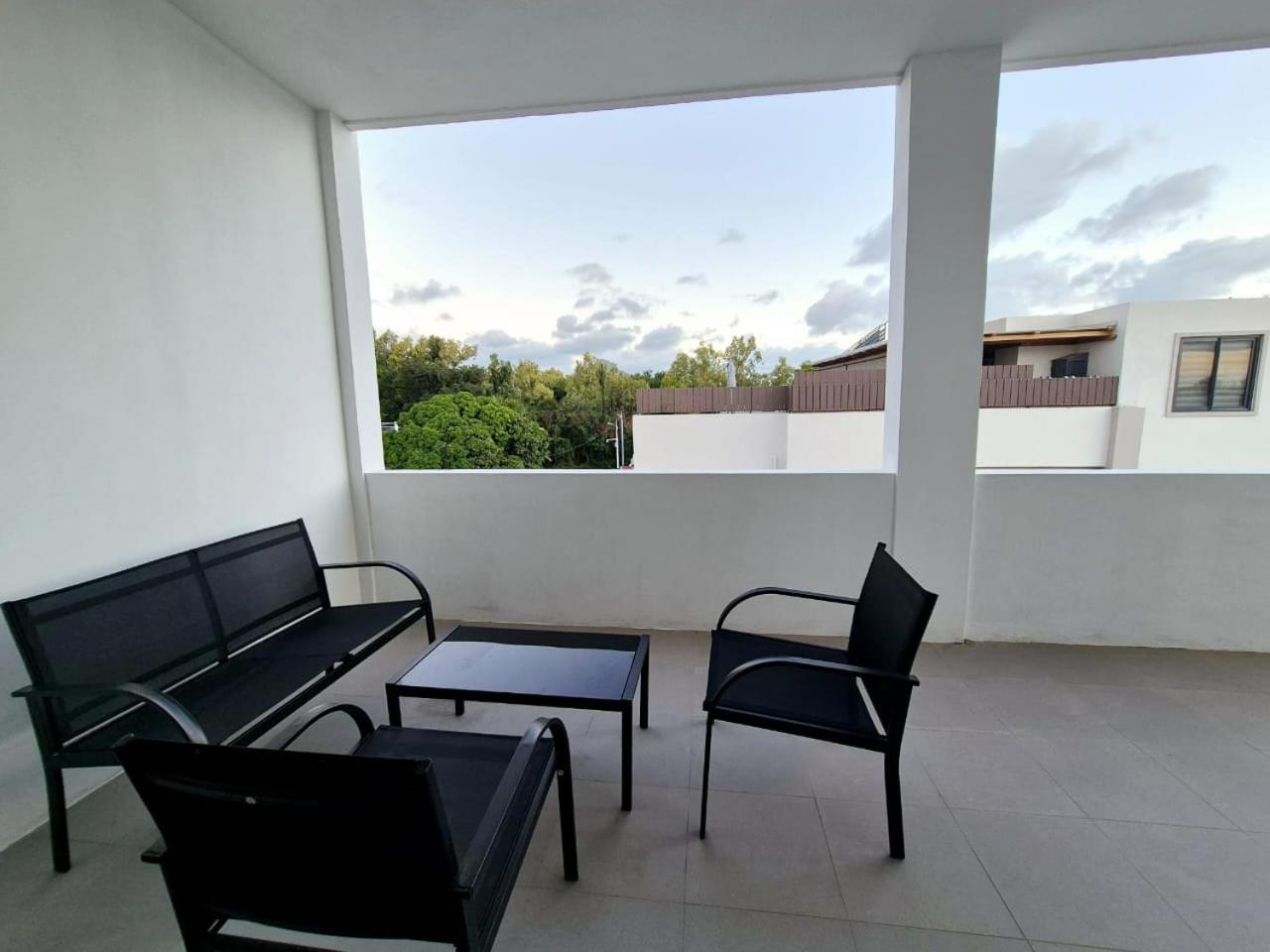 Skyview Apartment- Rooftop Penthouse With Sunset & Sea Views Flic en Flac Екстер'єр фото